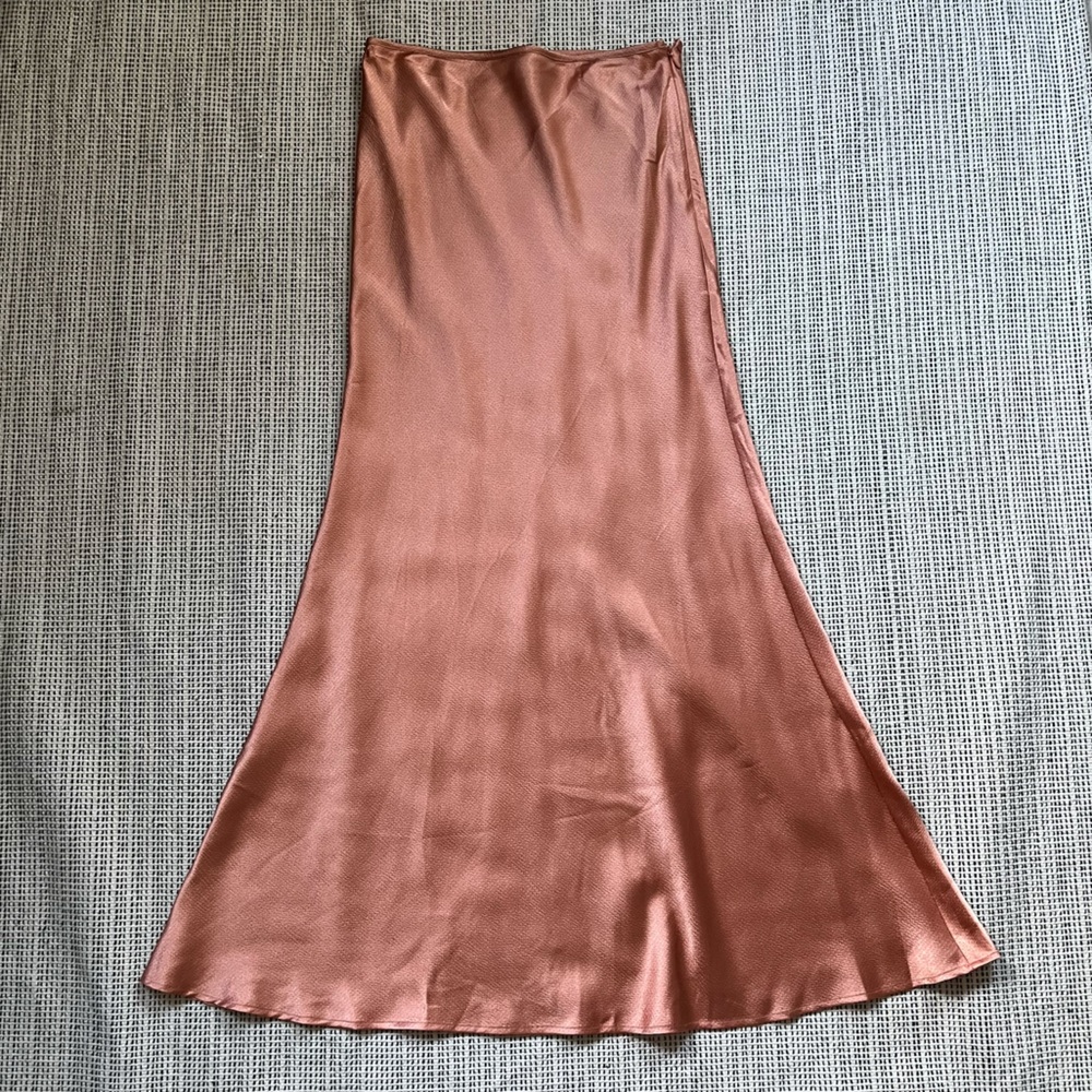 Forever 21 Satin Midi Skirt in Rose Size XS